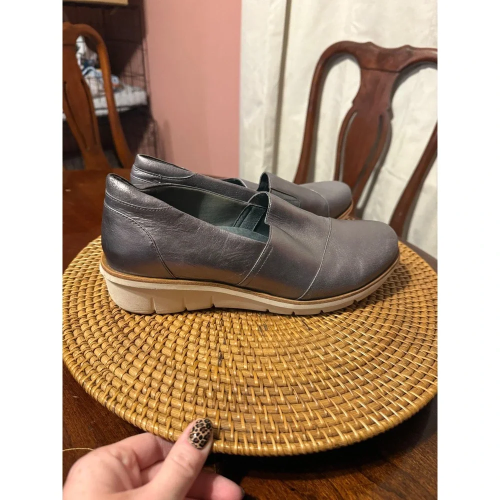 Dansko Fawna Metallic Pewter Leather Slip On Comfort Shoes Womens 41